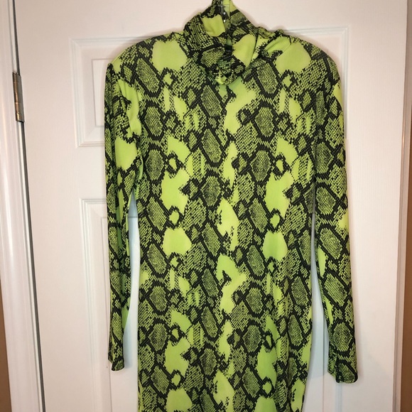 Fashion Nova Snakeskin Dress. Size Large - Picture 2 of 2